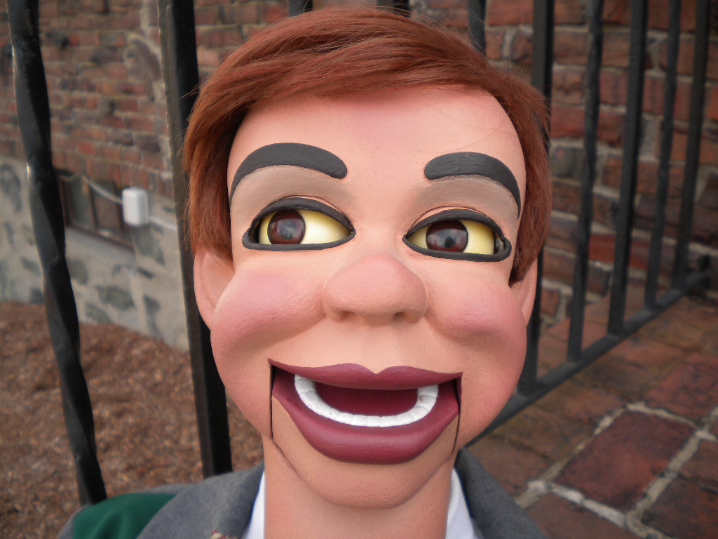Ventriloquist Central Dan Willinger -Ray Guyll Figure - The New Tribute to Ventriloquism